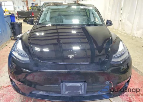 2023 Tesla Model Y z USA, uszkodzony, nr VIN 7SAYGDEE5PA114856